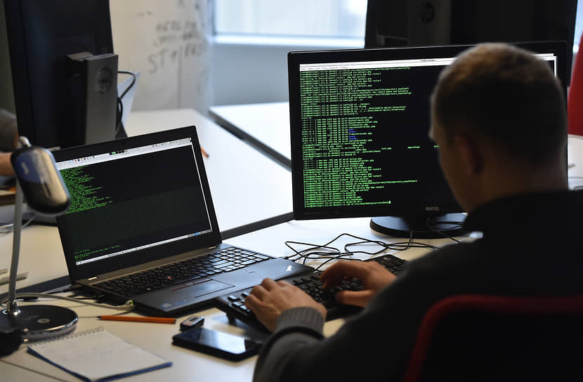 خطوات تصميم موقع إلكتروني متكامل: دليل شامل للمبتدئين والمحترفين